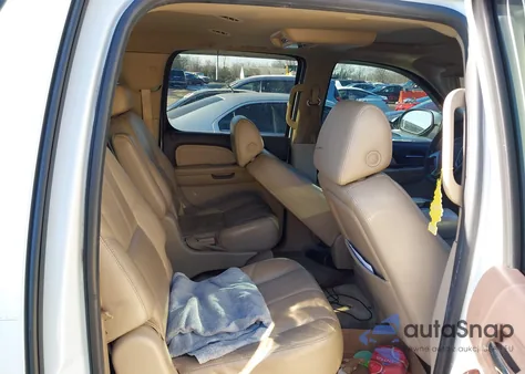 2007 GMC Yukon Xl 1500 Denali z USA, uszkodzony, nr VIN 1GKFK66887J383361